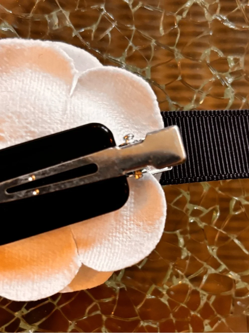 White & black flower hair accessory - creaseless clip- Elegant Women’s Accessory